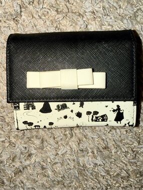 LOUNGEFLY  princess silhouette Two-Tone Black & Cream Wallet